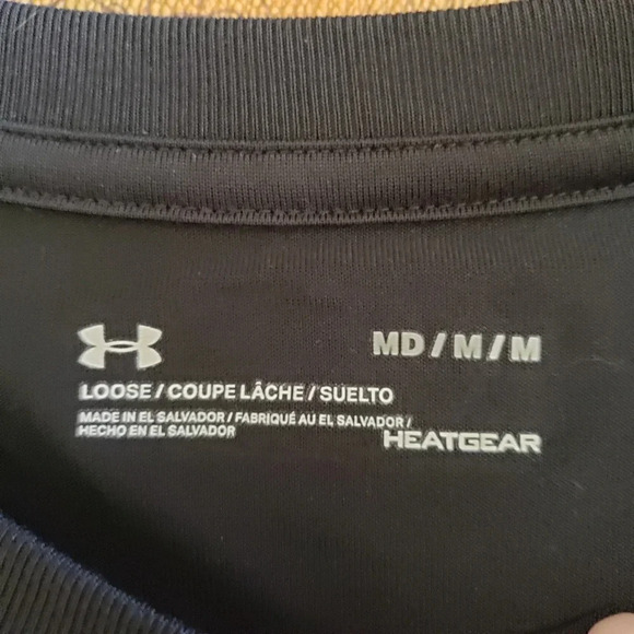 *UNDER ARMOUR, Size M, Black and Pink  Heatgear t-shirt - Picture 3 of 6